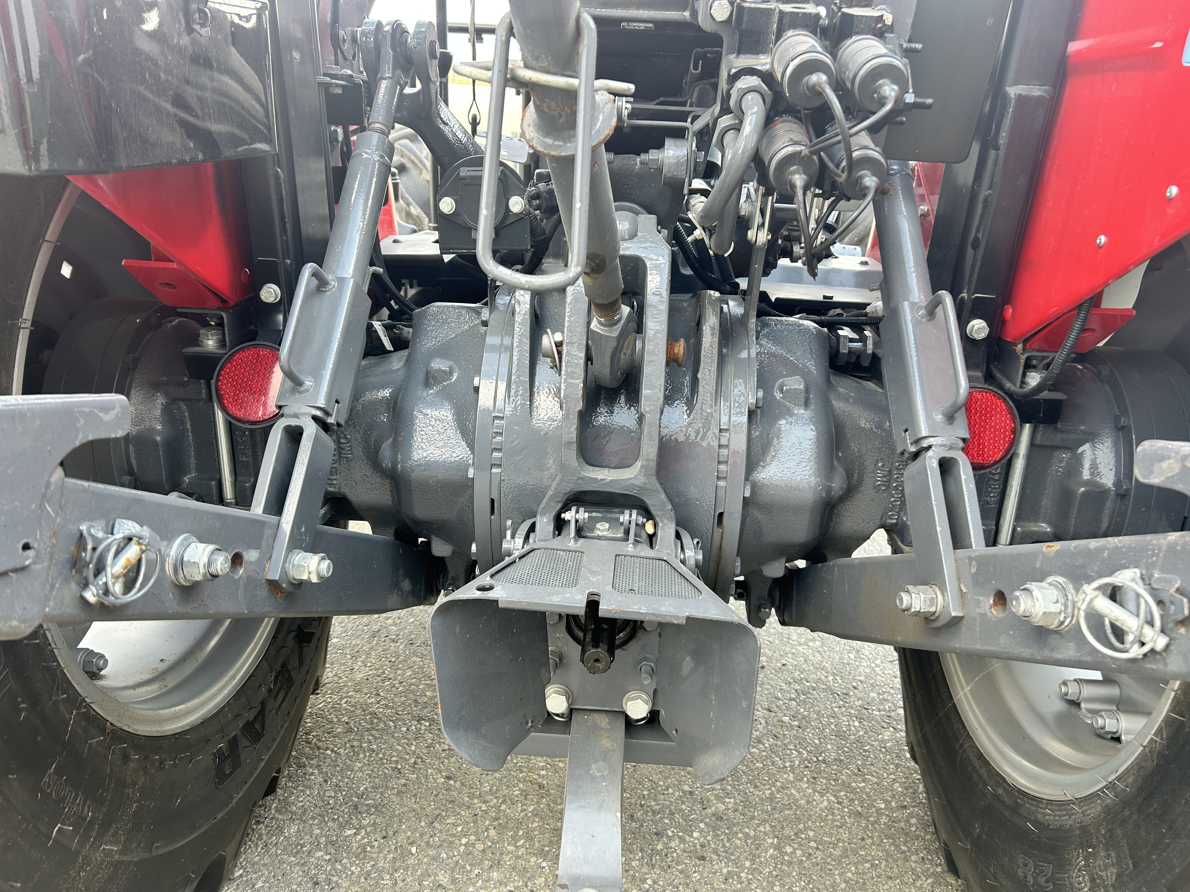 2023 Massey Ferguson 2607H Tractor
