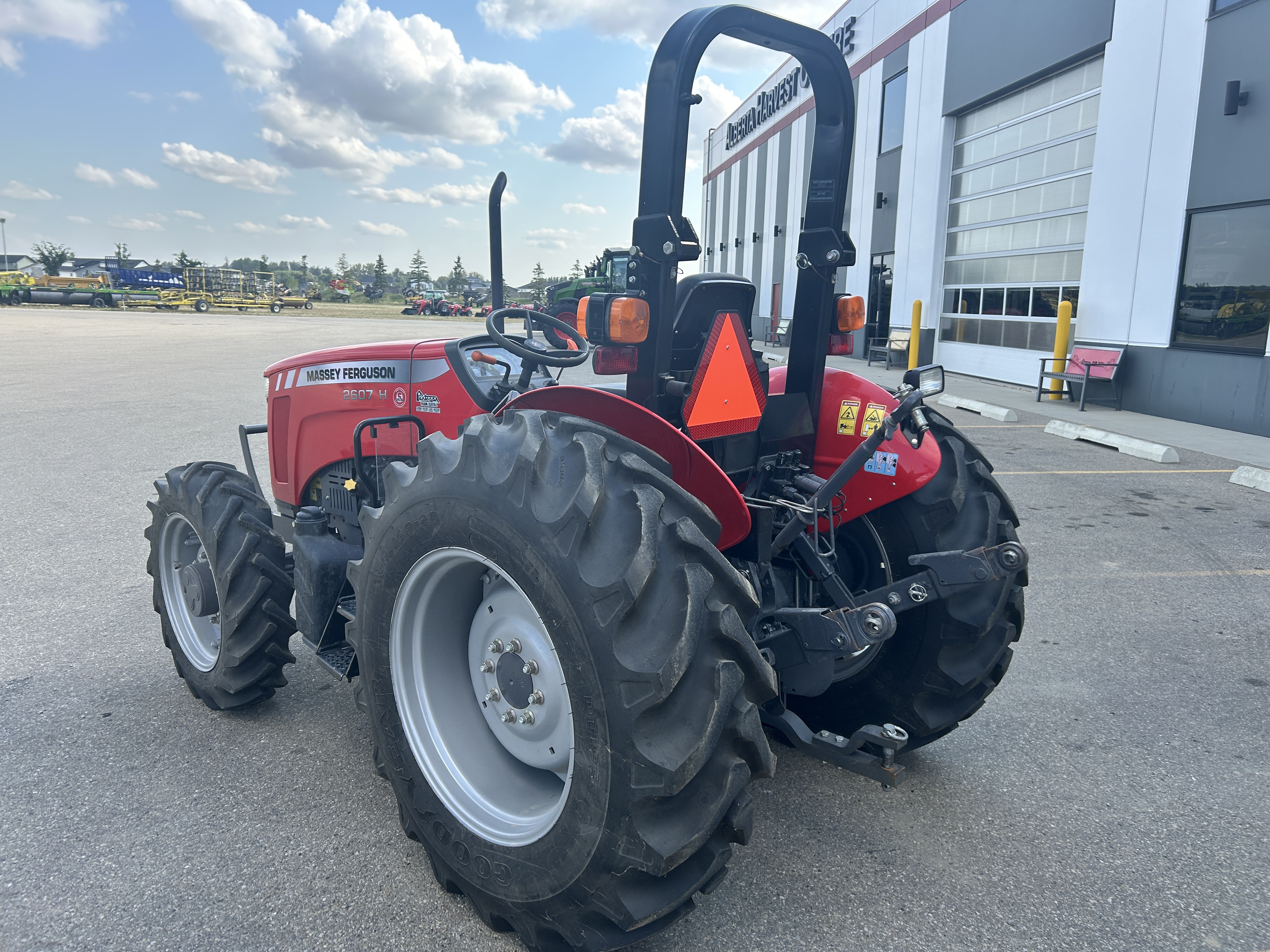 2023 Massey Ferguson 2607H Tractor