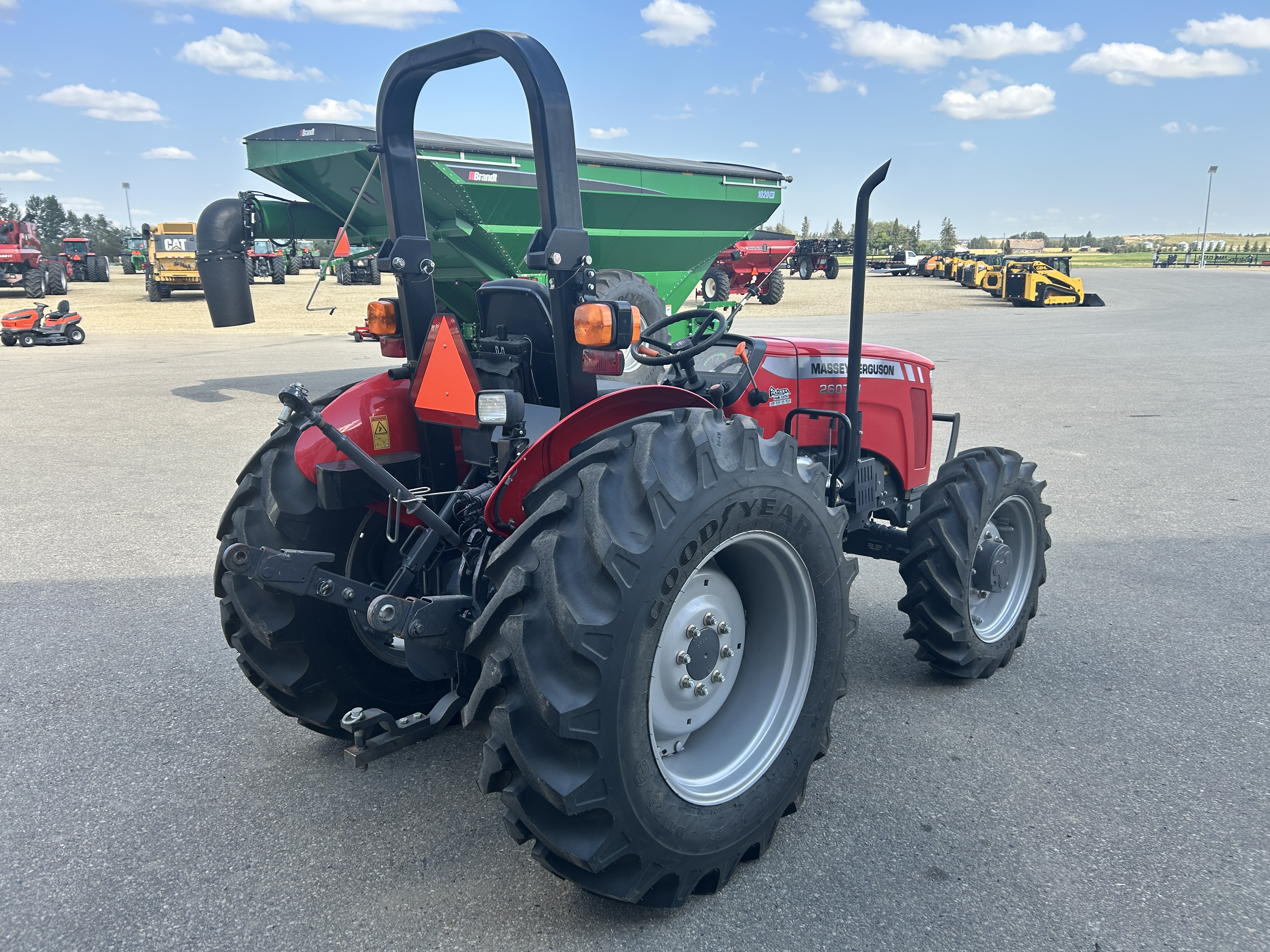 2023 Massey Ferguson 2607H Tractor