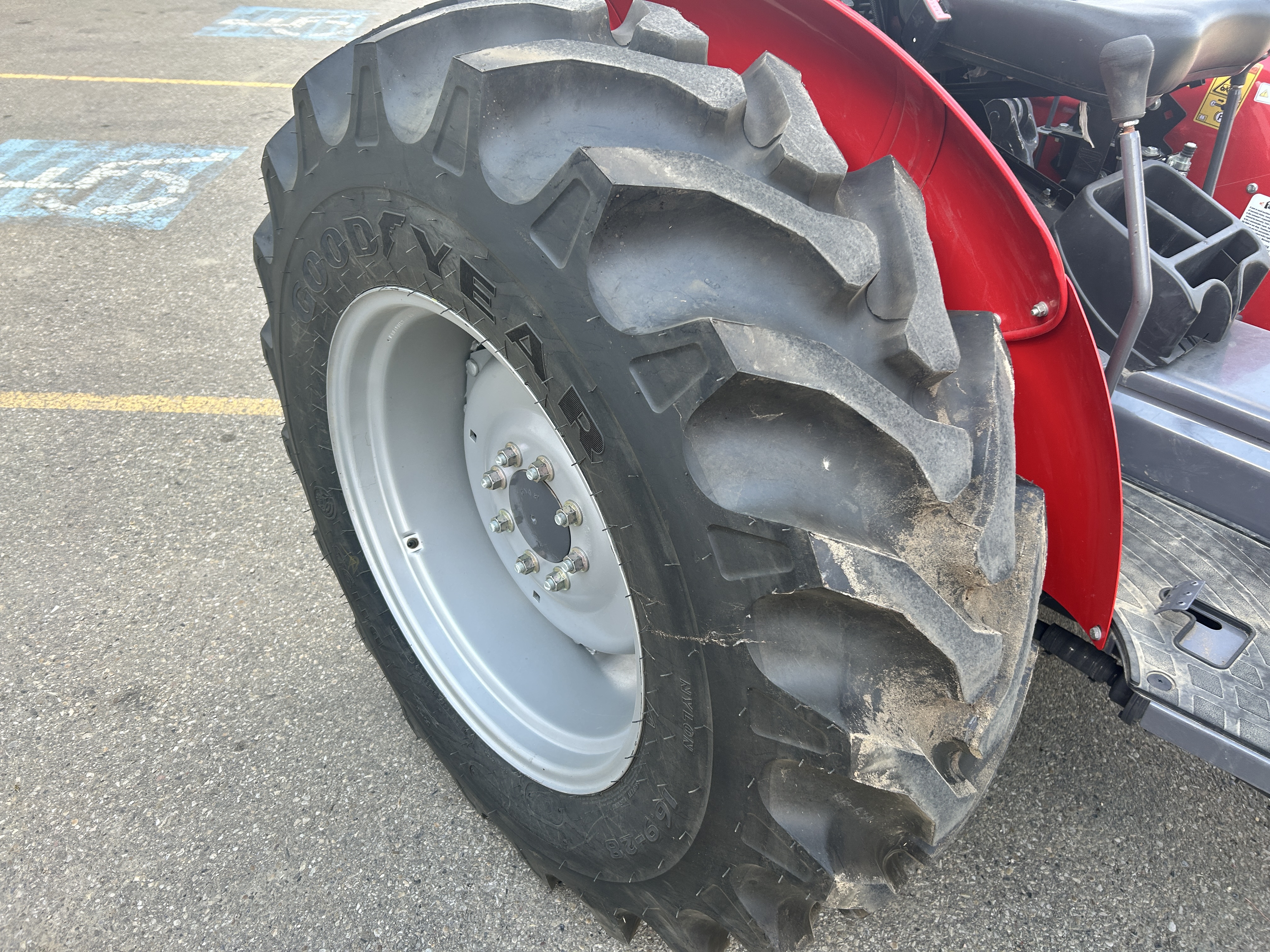 2023 Massey Ferguson 2607H Tractor