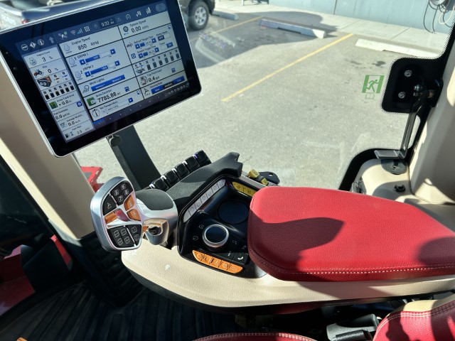 2021 Case IH Steiger 620 Quadtrac Tractor