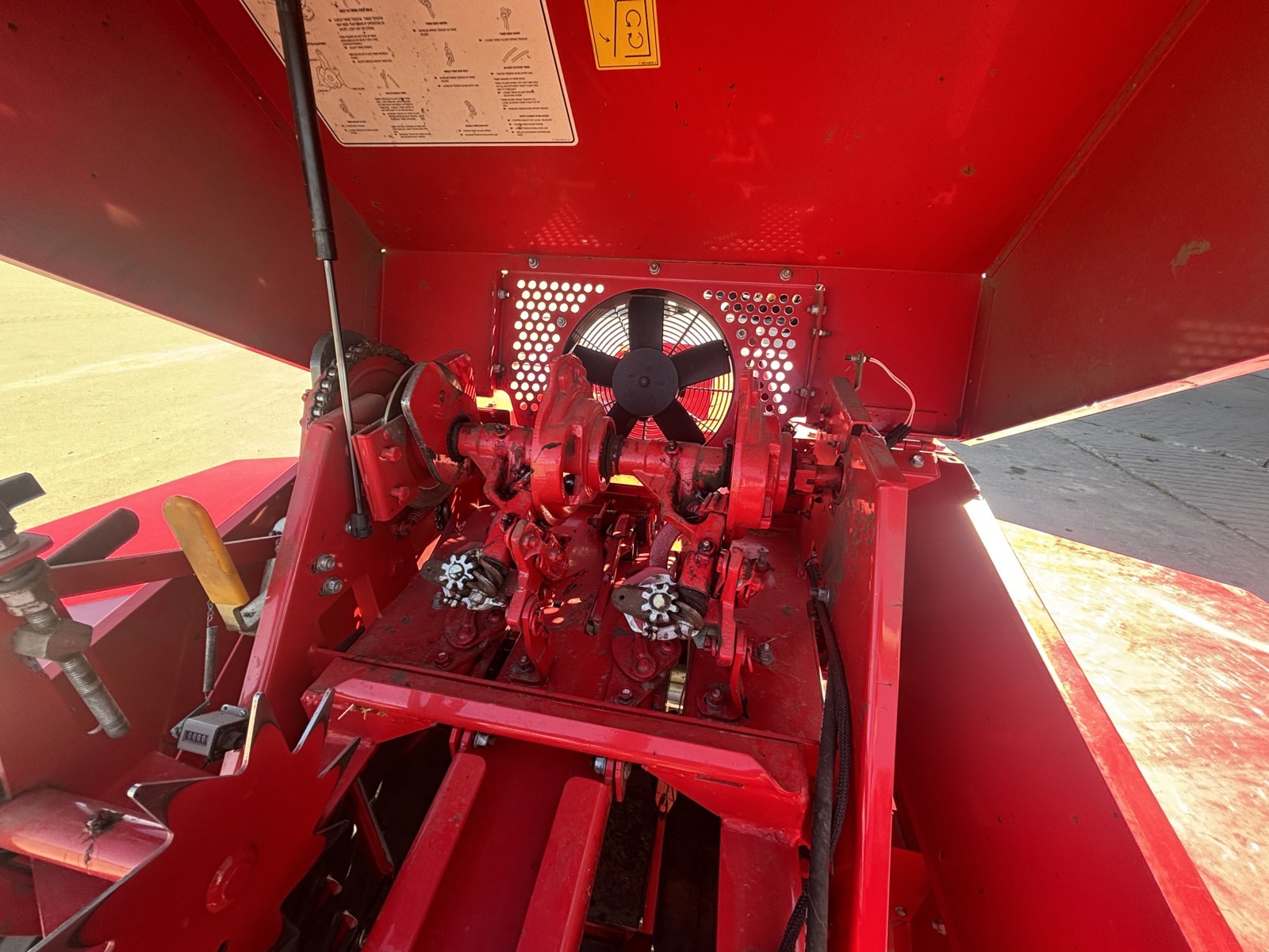 2018 Massey Ferguson 1840 Baler/Square