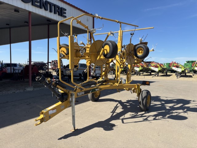 2021 Vermeer TE2510 Tedder