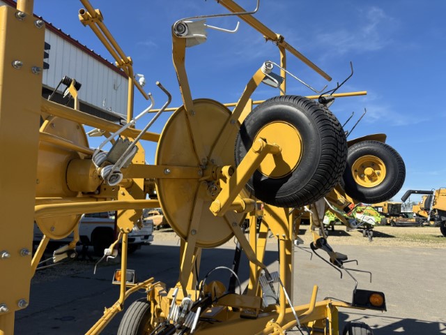 2021 Vermeer TE2510 Tedder