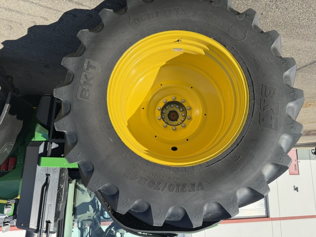 2023 John Deere 8R 310 Tractor
