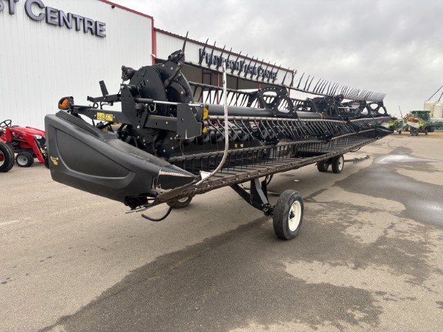 2018 MacDon FD75-35 Header Combine