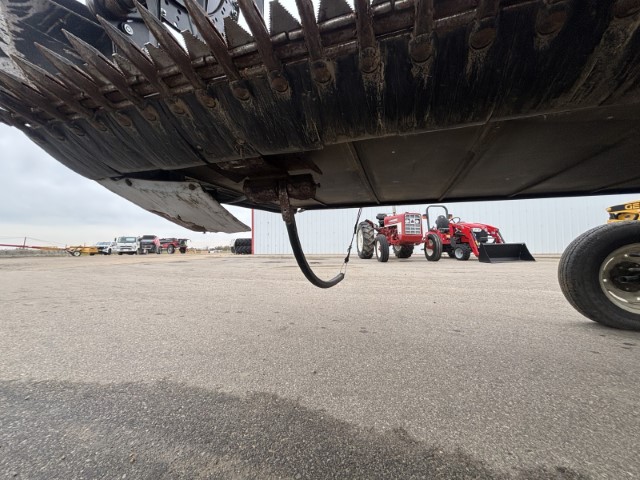 2018 MacDon FD75-35 Header Combine