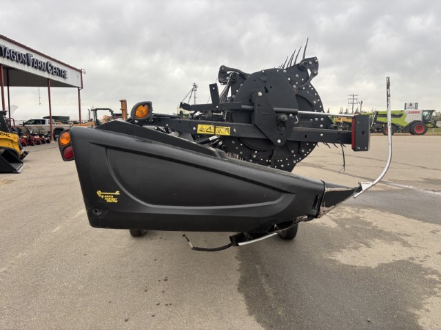 2018 MacDon FD75-35 Header Combine