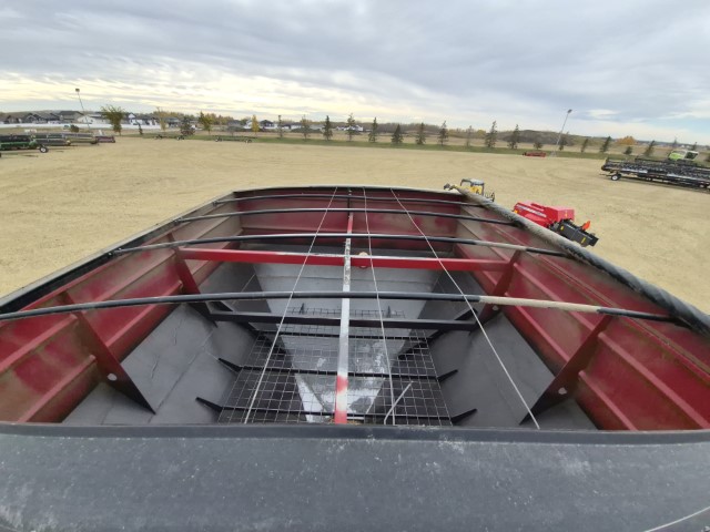 2011 J&M 750 Grain Cart