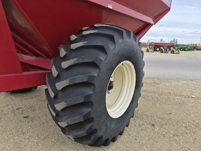 2011 J&M 750 Grain Cart