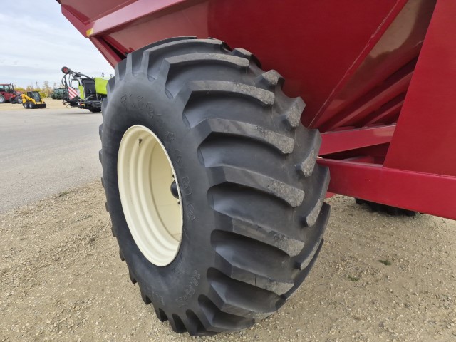 2011 J&M 750 Grain Cart