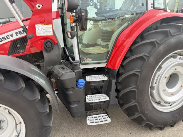 2022 Massey Ferguson 5S.135 Deluxe Tractor