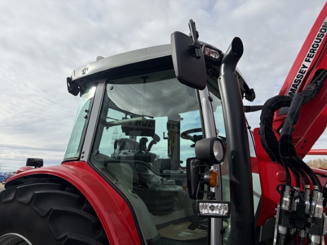 2022 Massey Ferguson 5S.135 Deluxe Tractor