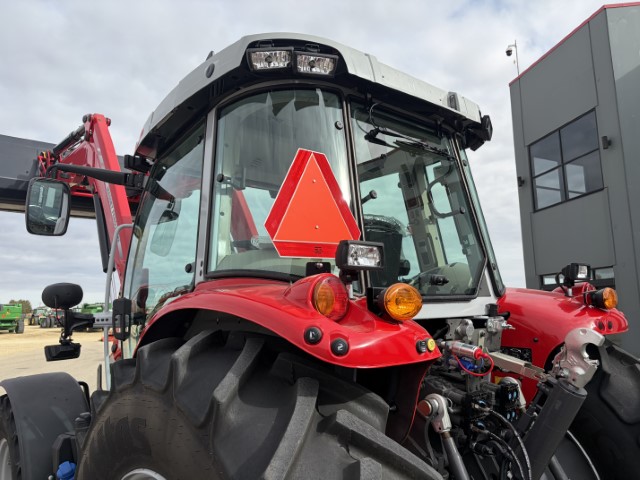 2022 Massey Ferguson 5S.135 Deluxe Tractor