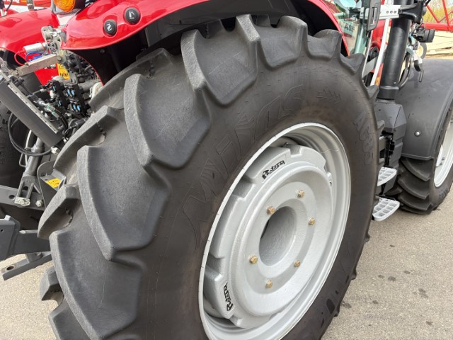 2022 Massey Ferguson 5S.135 Deluxe Tractor