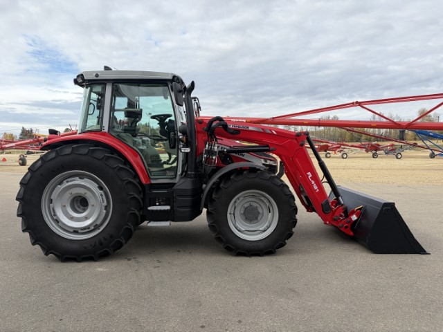 2022 Massey Ferguson 5S.135 Deluxe Tractor