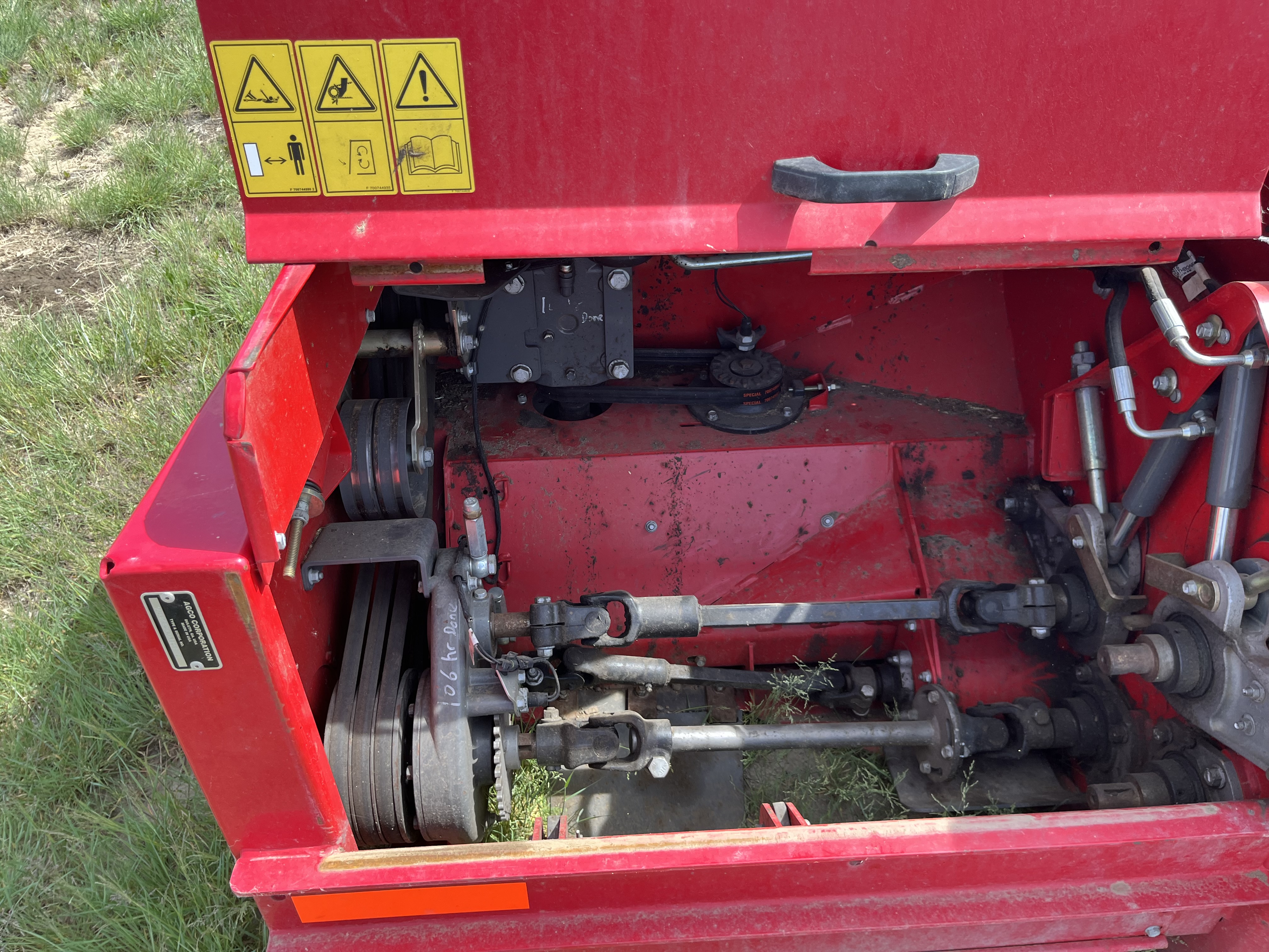 2018 Massey Ferguson 9296 Windrower Disc Header