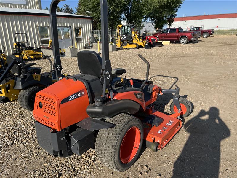 2021 Kubota ZD1211 Mower/Zero Turn