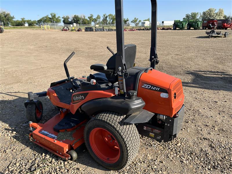 2021 Kubota ZD1211 Mower/Zero Turn