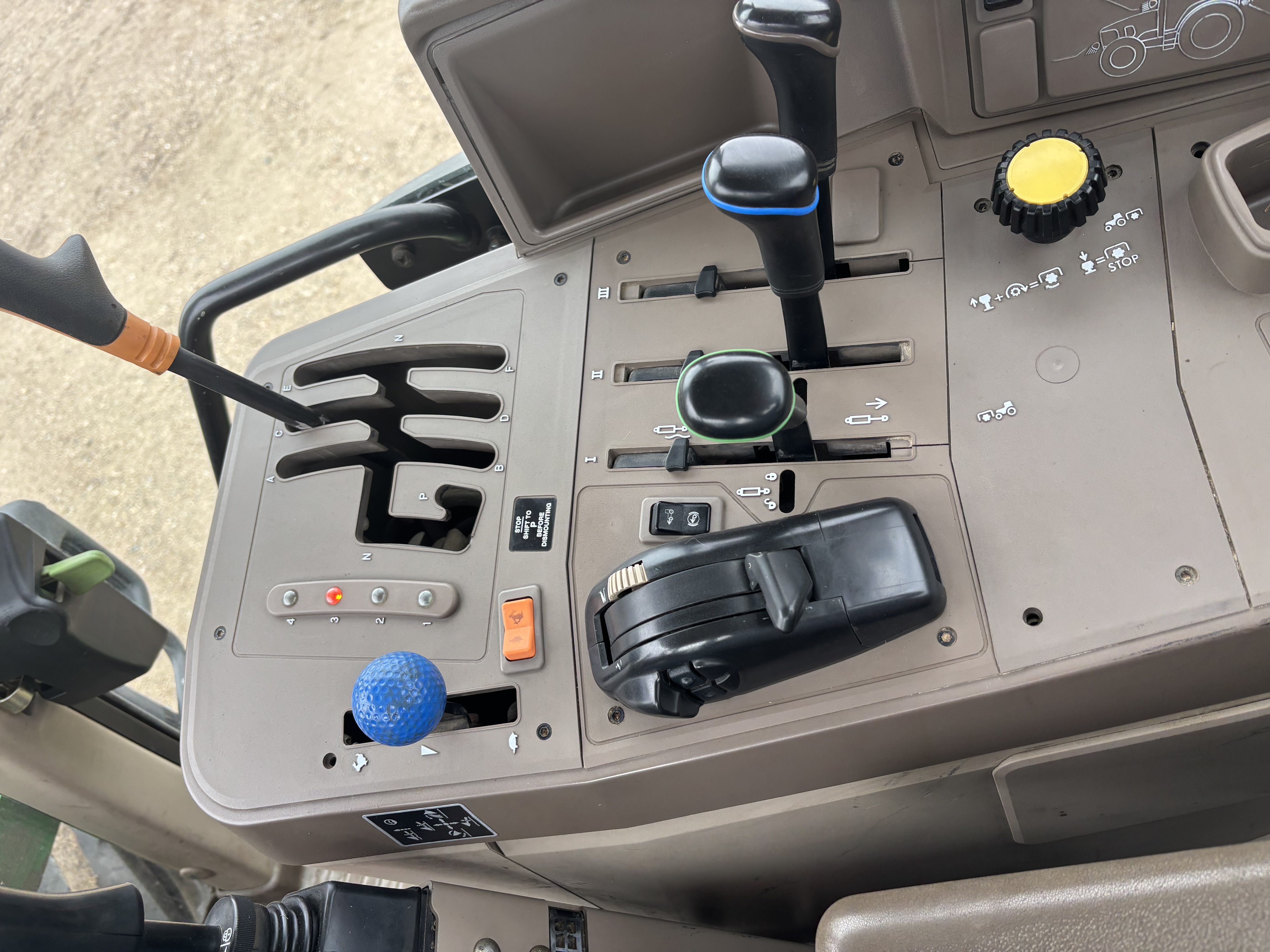 John Deere 7230 Cab Tractor