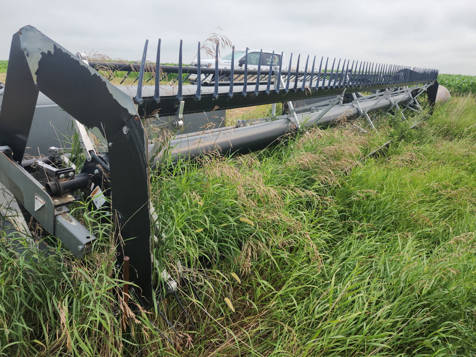 2009 Massey Ferguson 5200-25 Header Combine