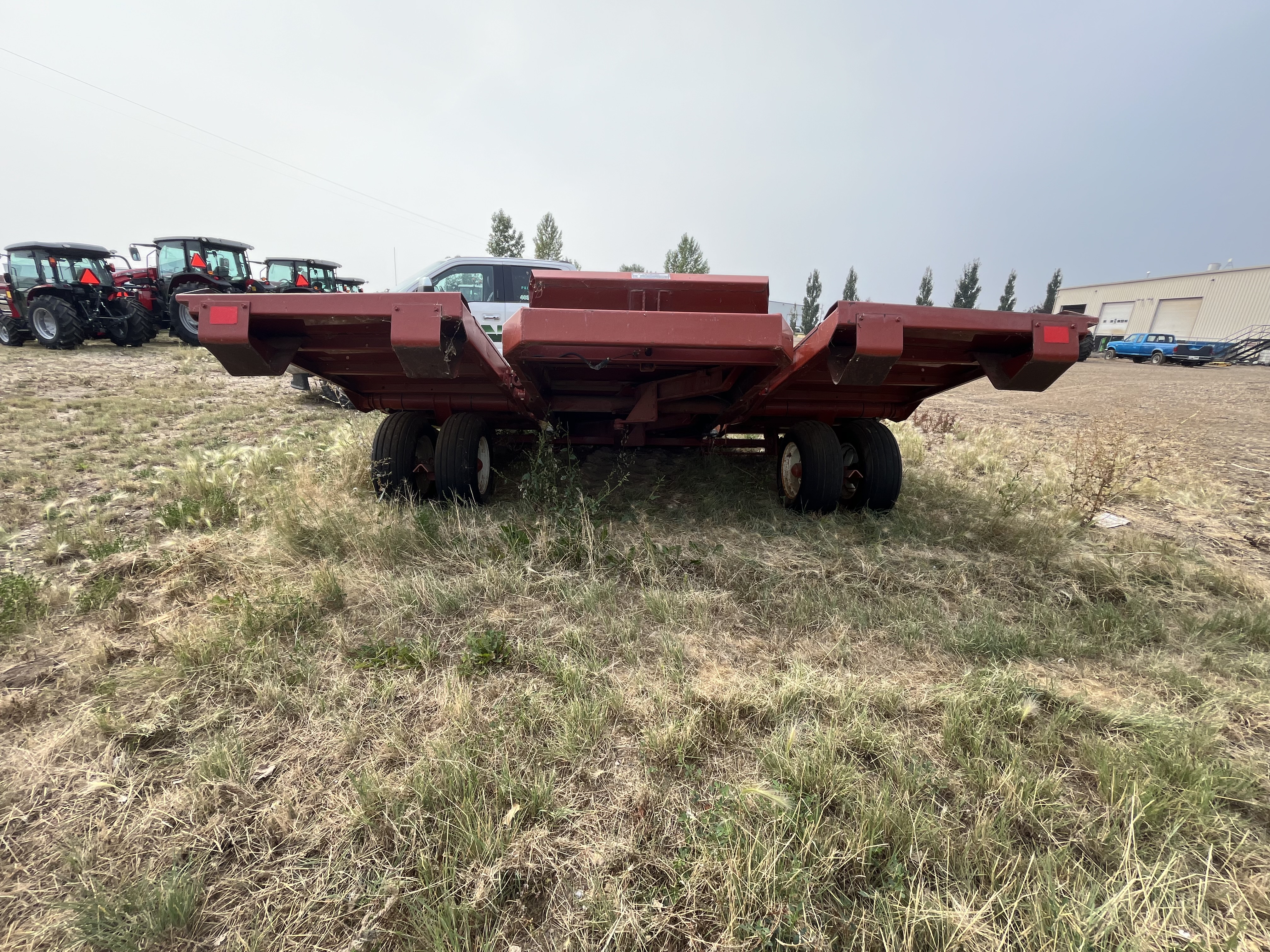 2000 Hesston 4910 Bale Accumulator