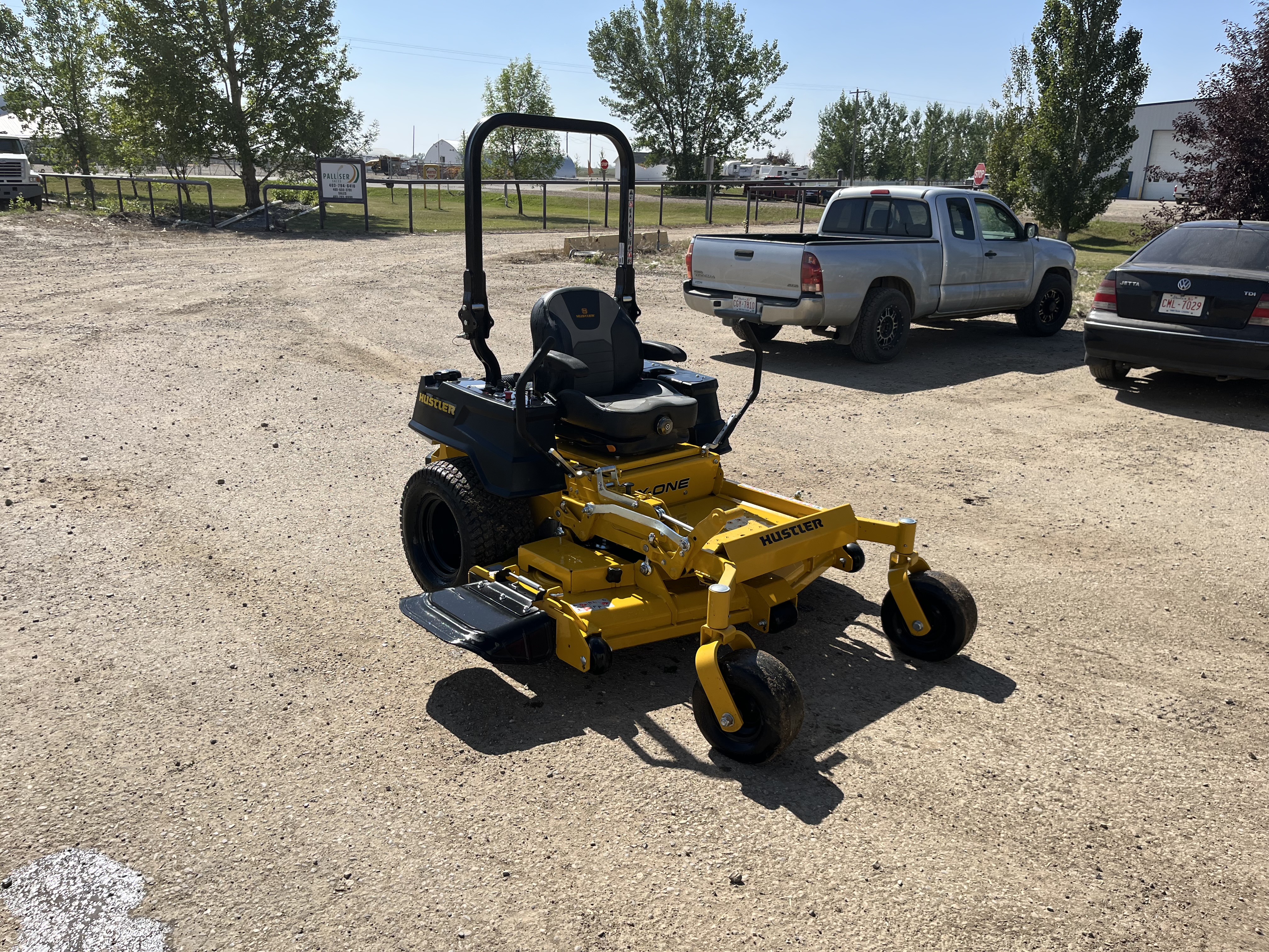 2022 Hustler Excel Hustler X-One GXV690 Mower/Zero Turn