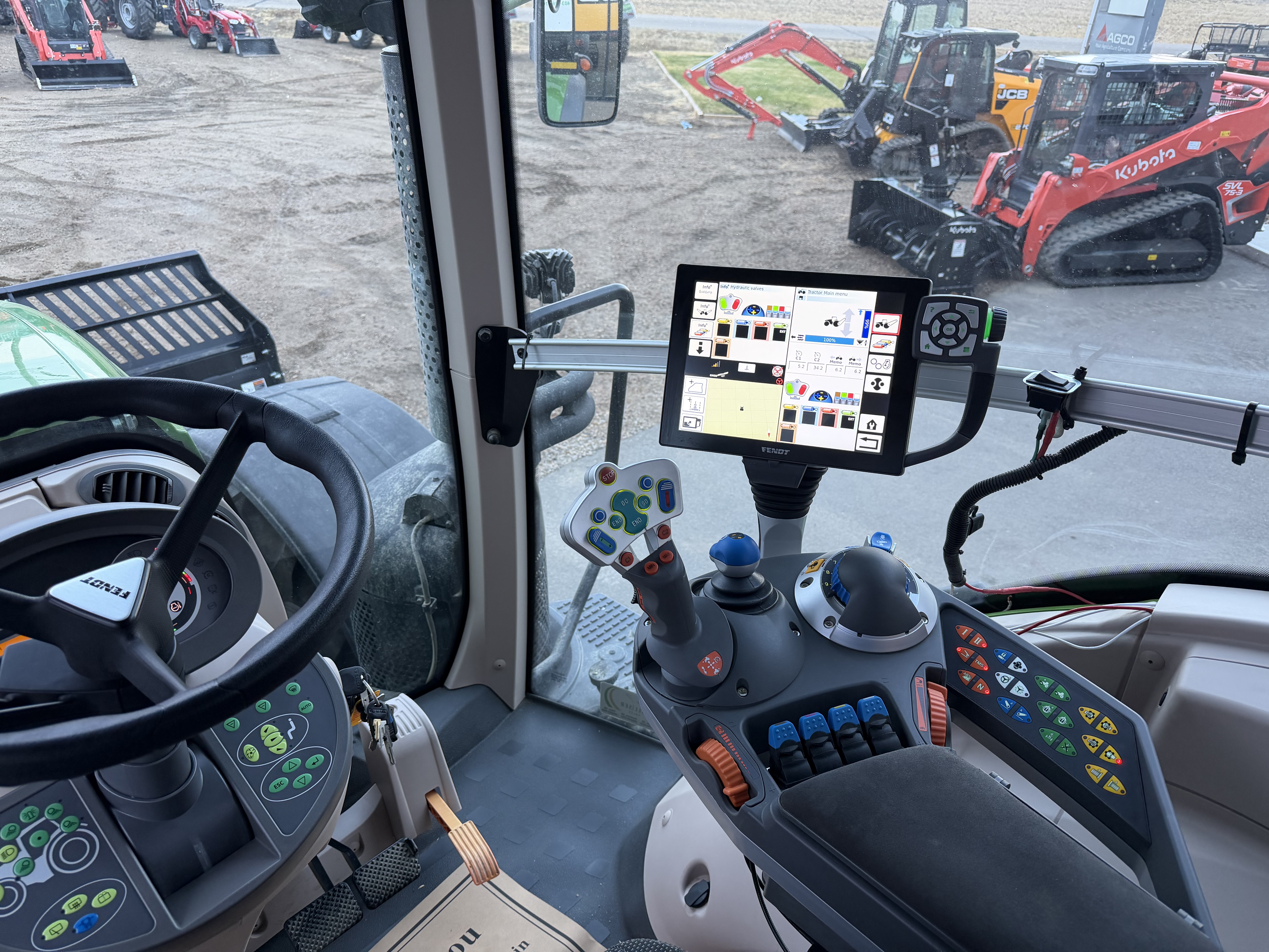 2023 Fendt 828S4 Tractor