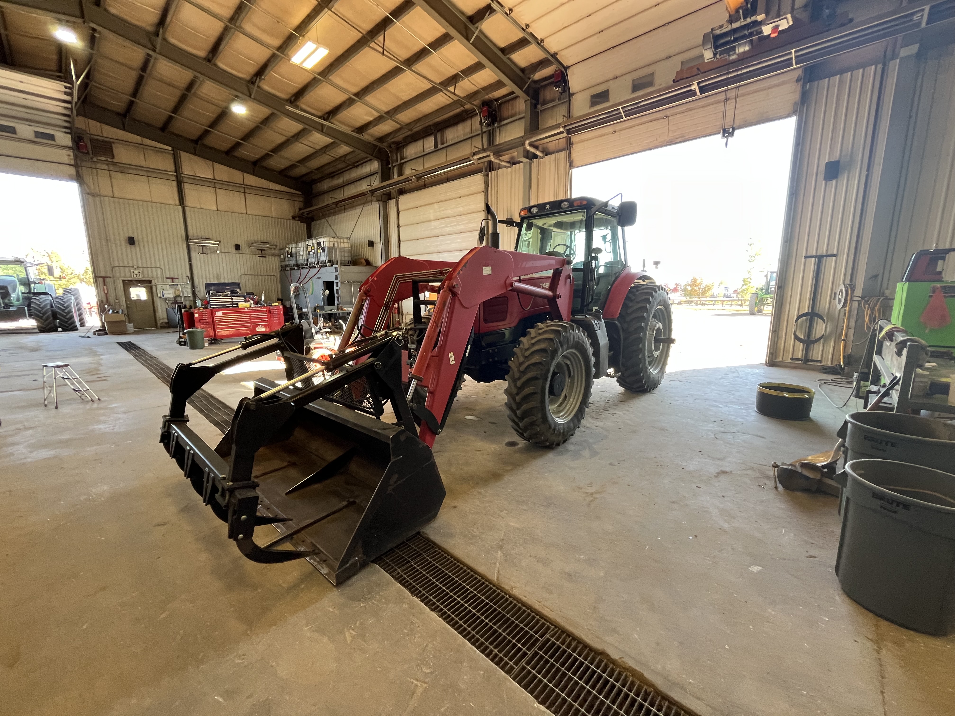 2006 Massey Ferguson 7495 Tractor