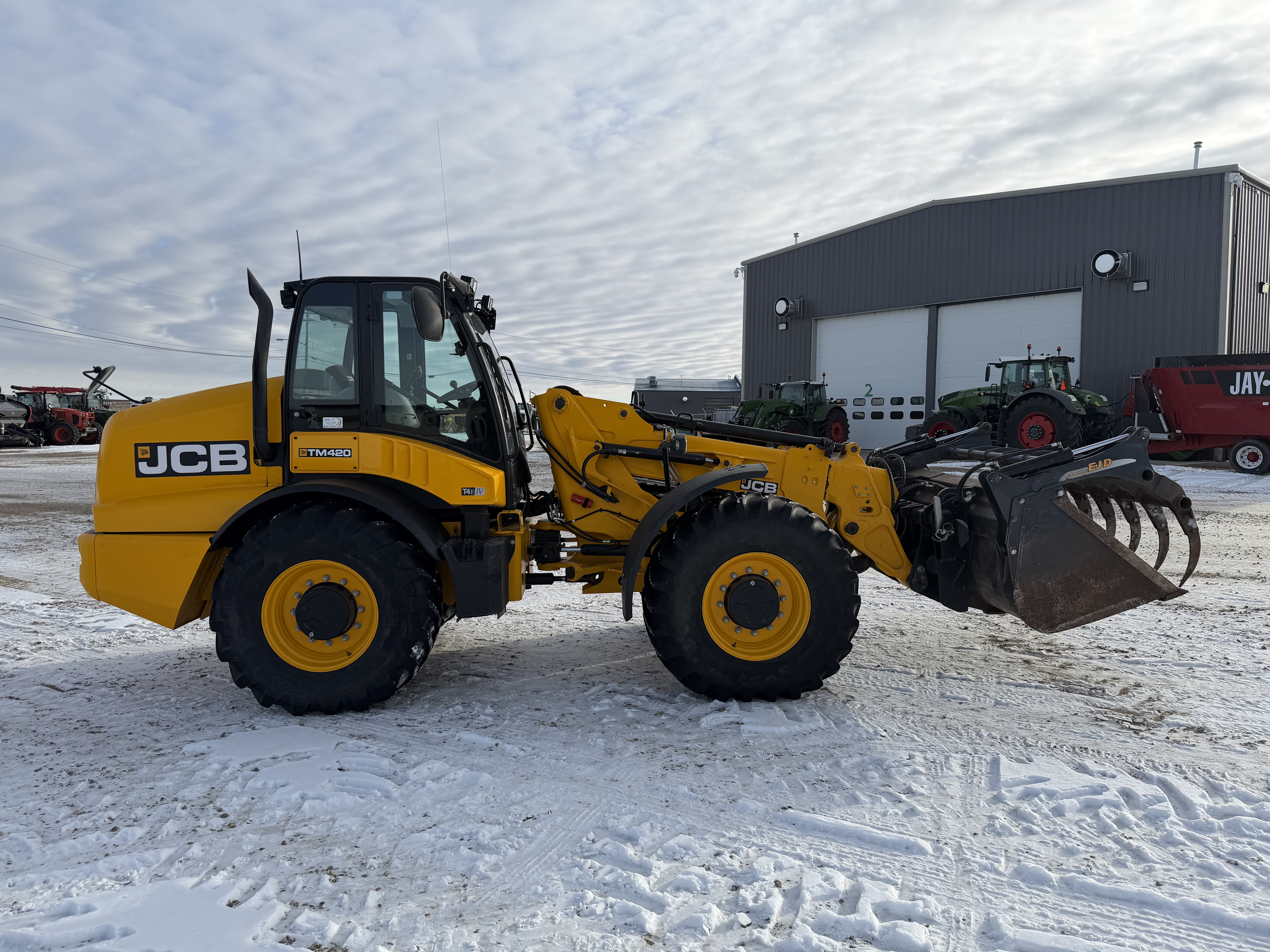 2022 JCB TM420 TeleHandler