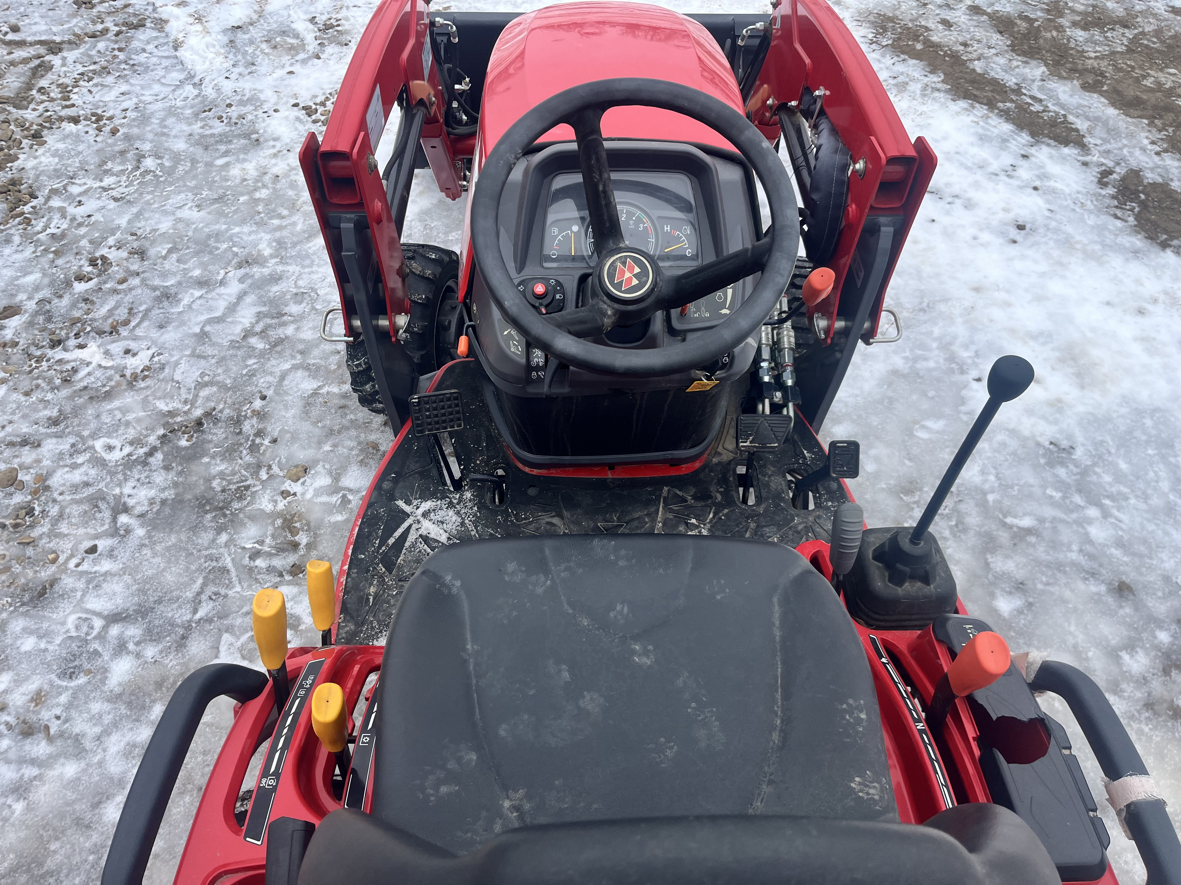 2023 Massey Ferguson GC1723EB Tractor