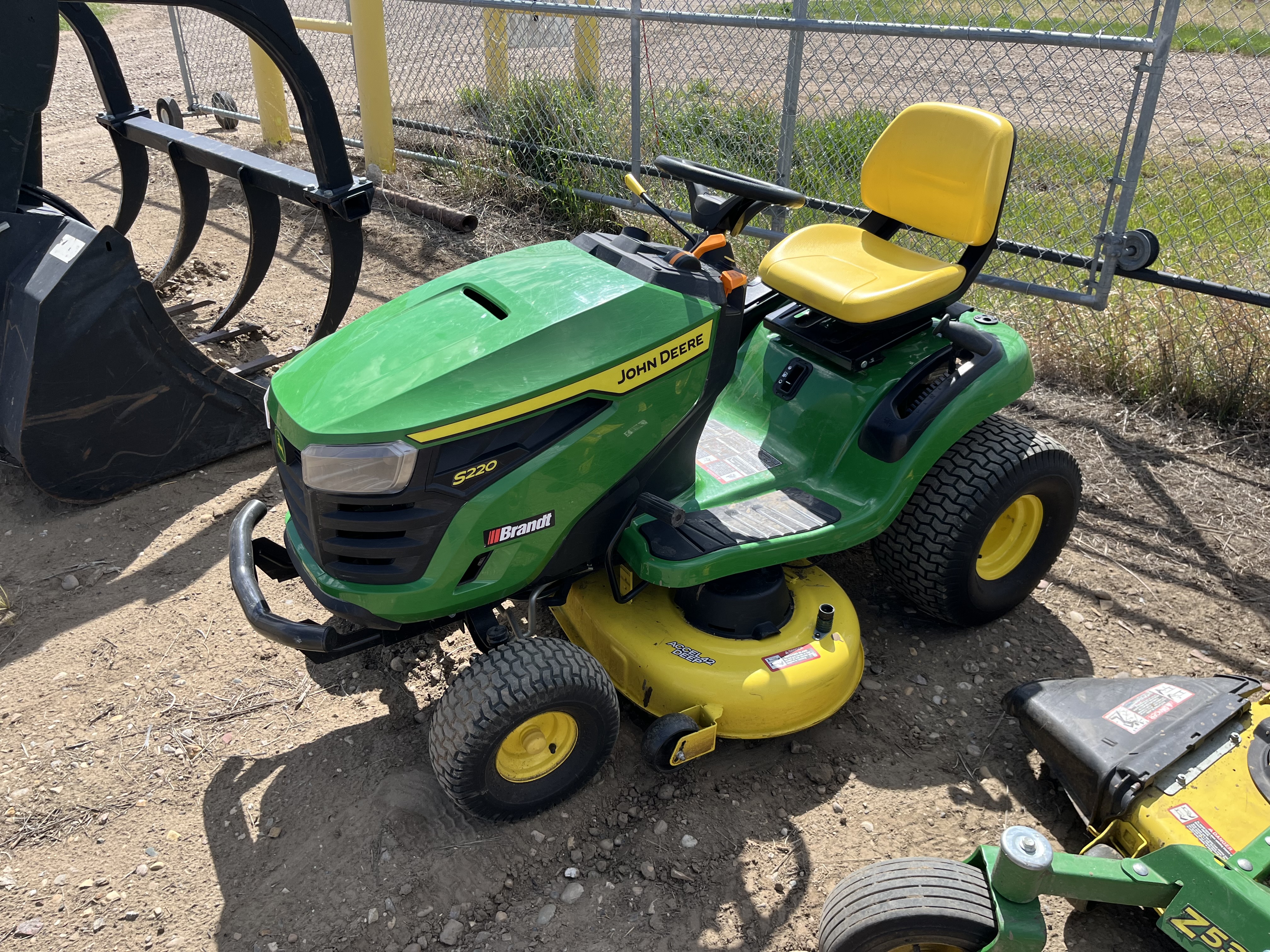 2021 John Deere S220 Lawn Tractor