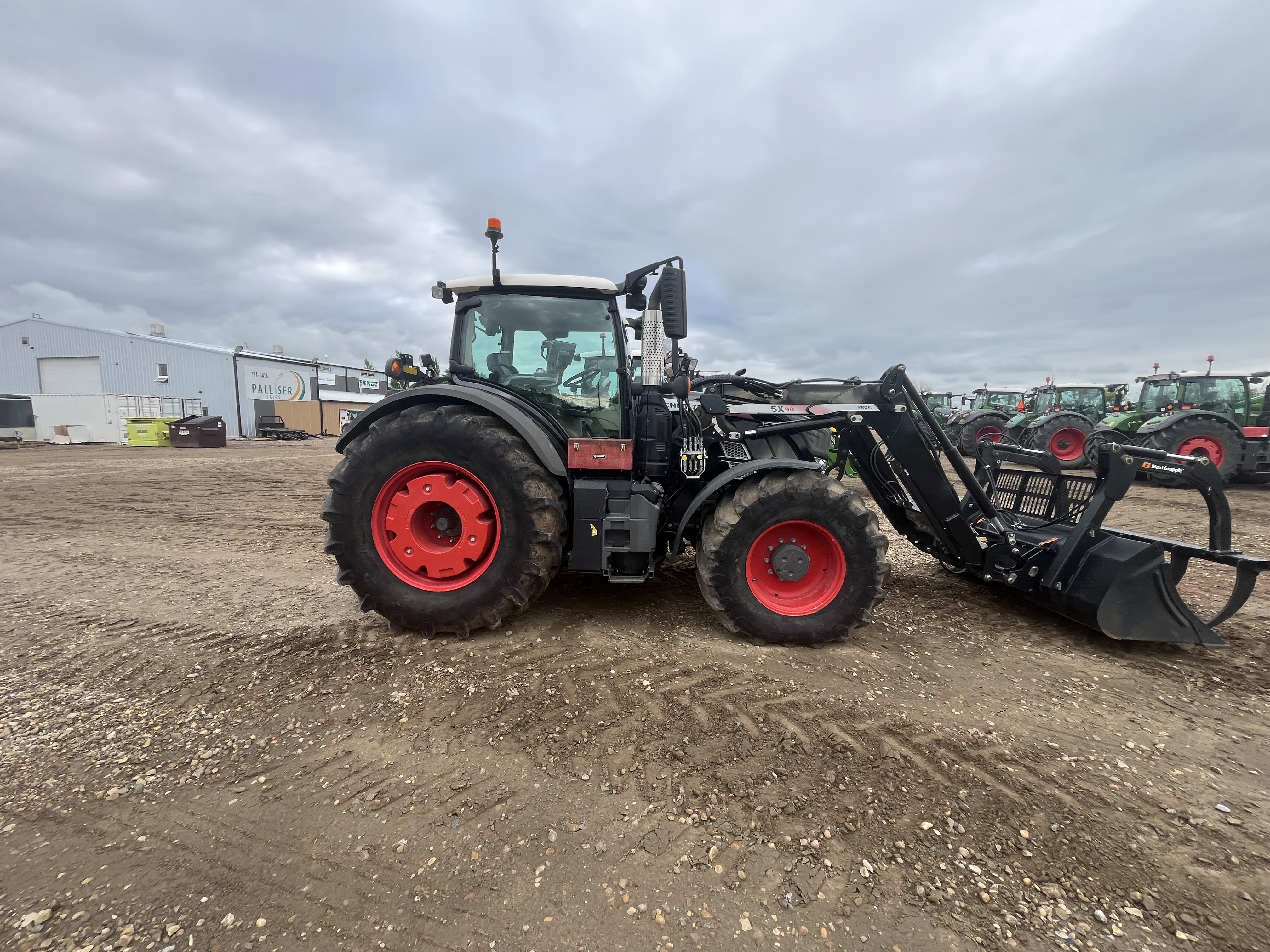 2021 Fendt 724 Gen6 Tractor