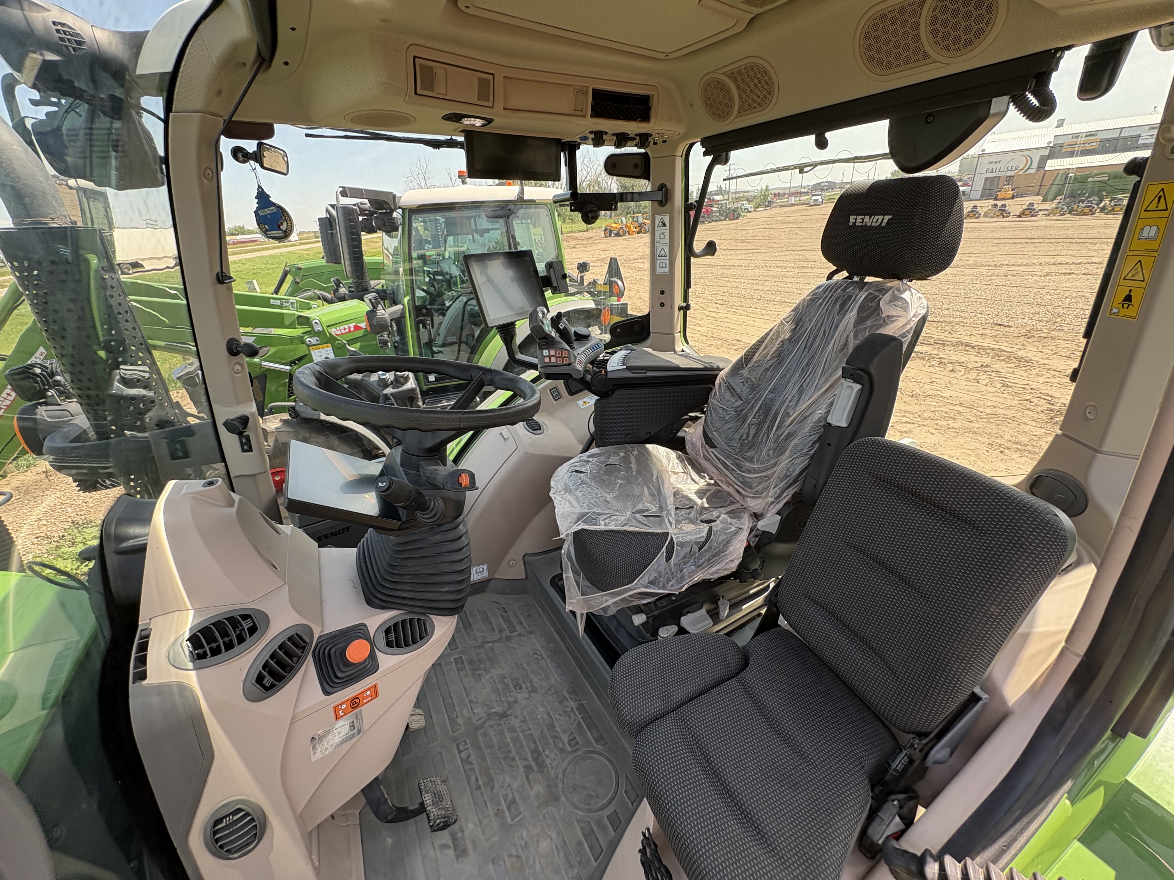 2025 Fendt 724 Gen7 Tractor