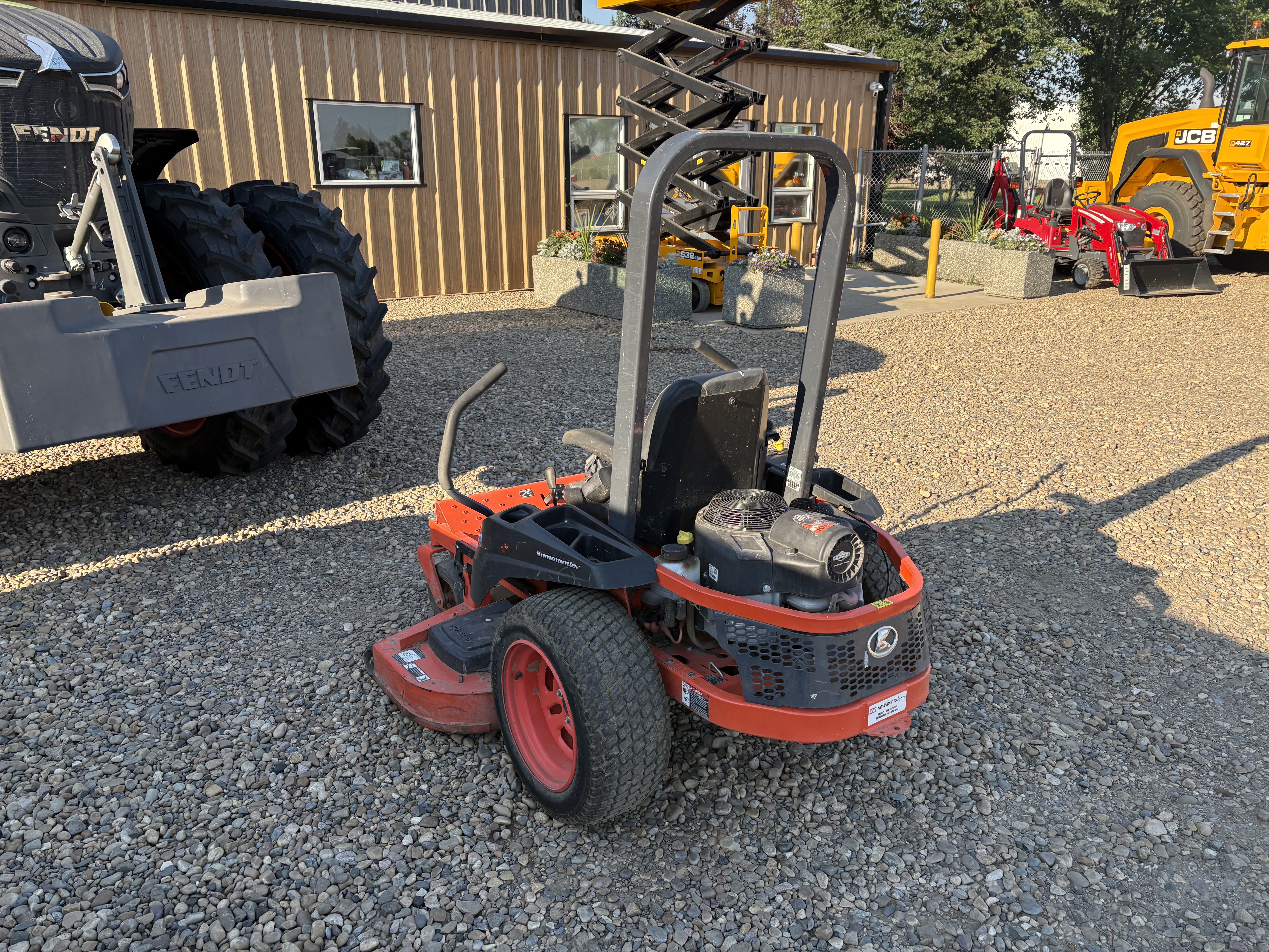 Kubota Z125E Mower/Zero Turn