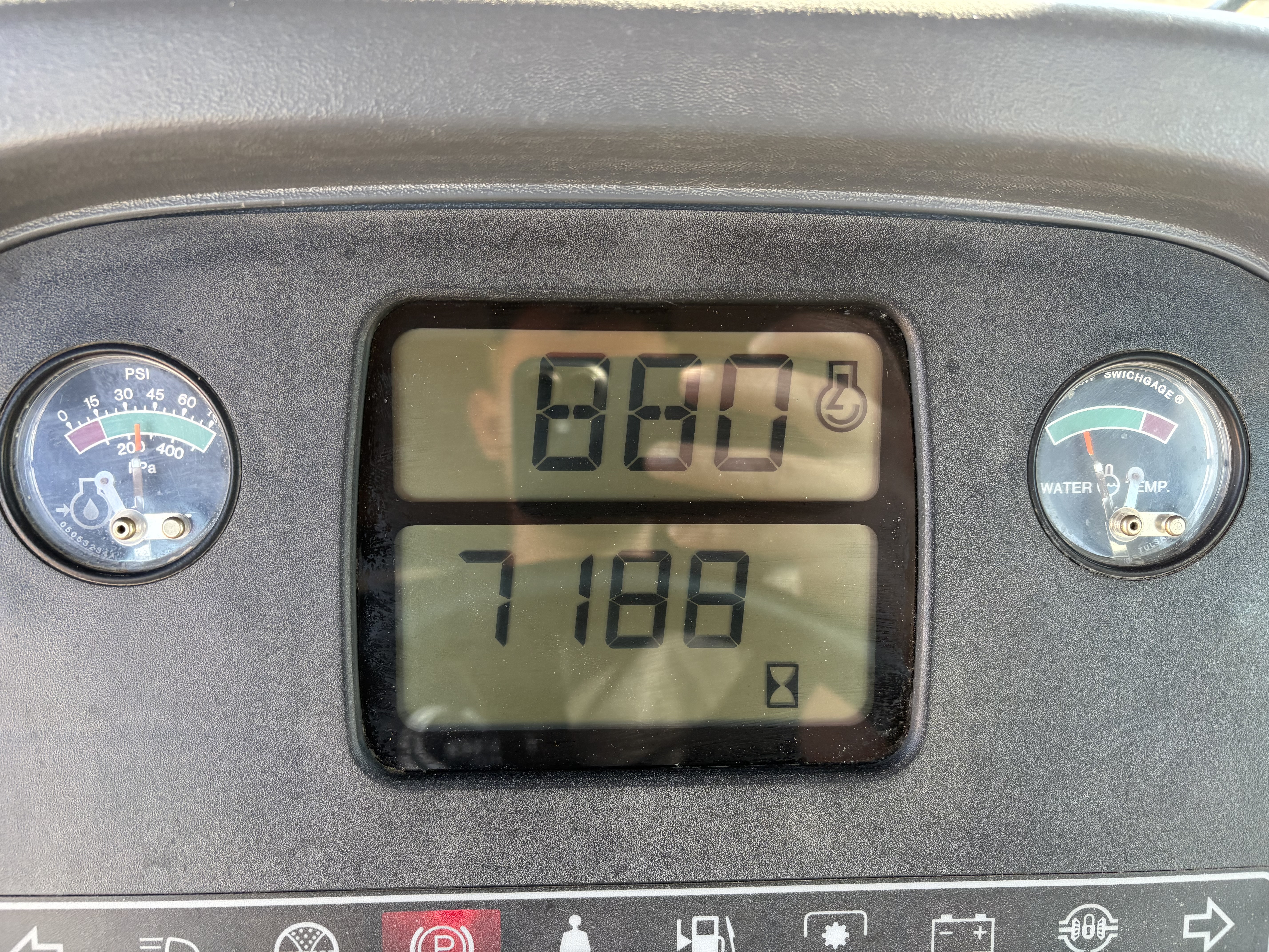 2004 Versatile 2375 Tractor