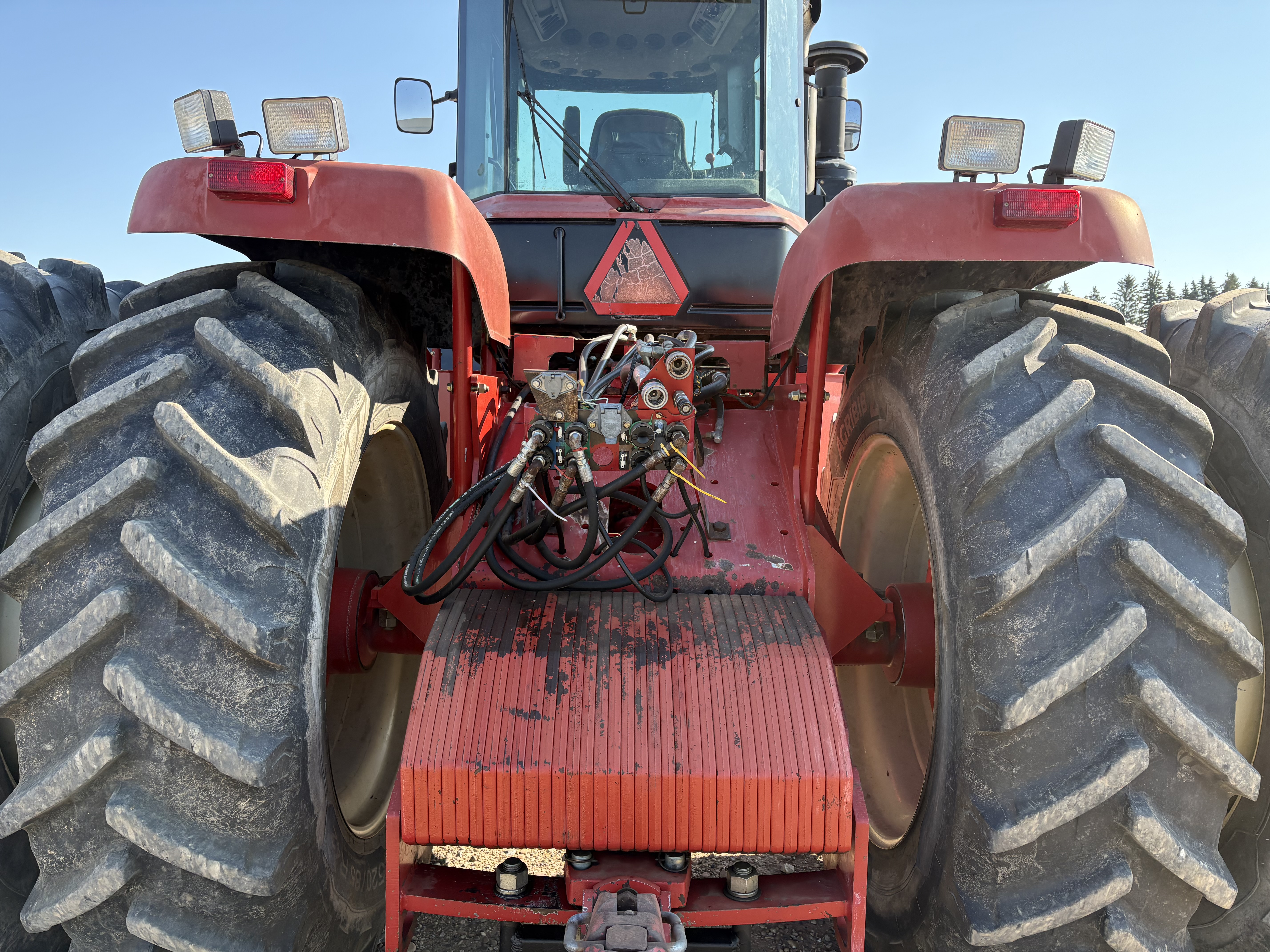 2004 Versatile 2375 Tractor