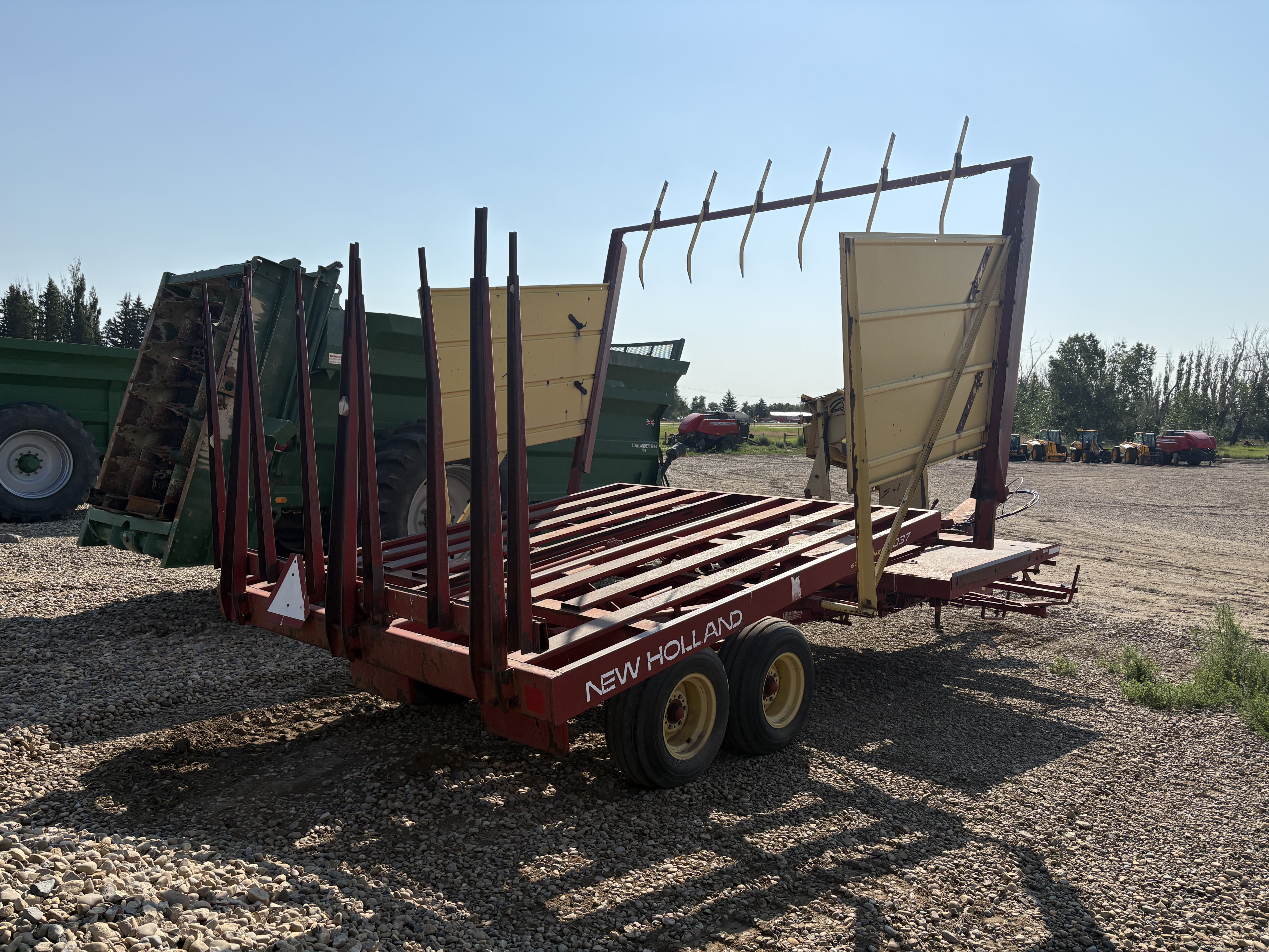 1974 New Holland Stackliner 1037 Bale Wagon