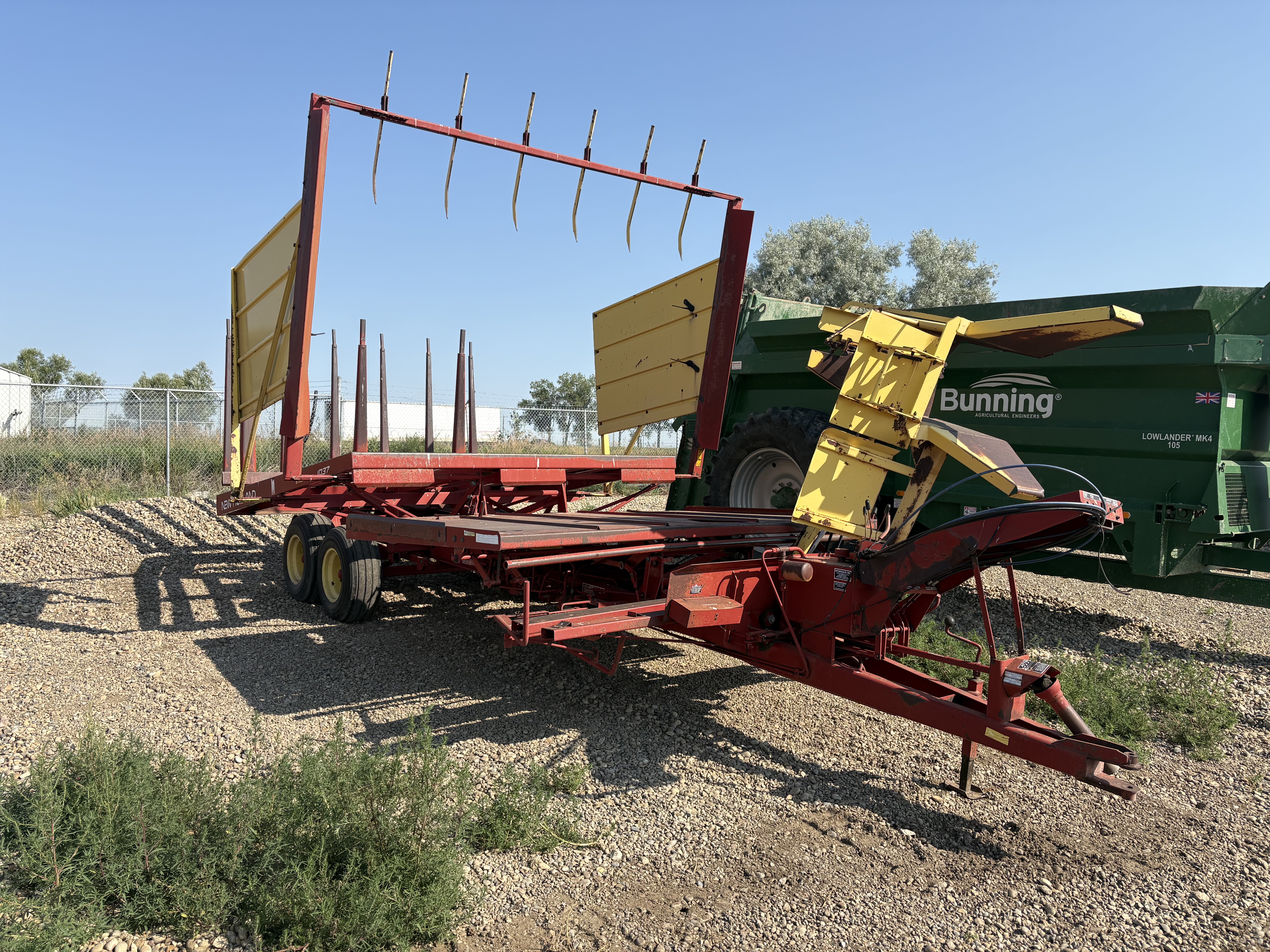 1974 New Holland Stackliner 1037 Bale Wagon