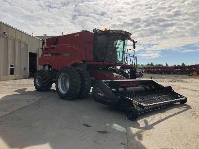 2016 Case 8240 Combine