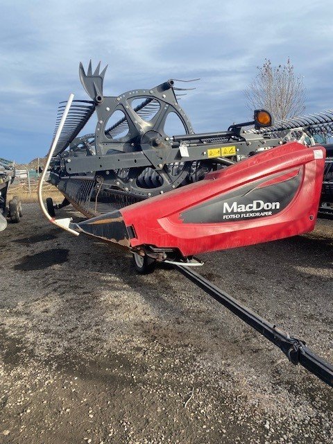 2017 MacDon FD75-40 Header Combine