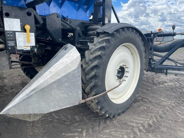 2013 New Holland SP240R Sprayer/High Clearance