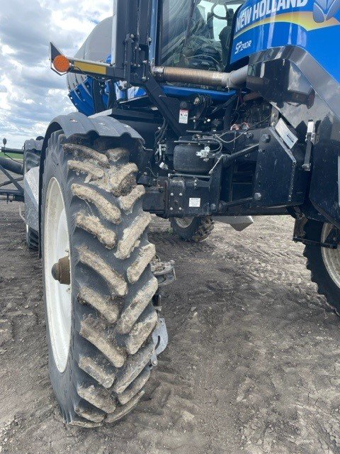 2013 New Holland SP240R Sprayer/High Clearance