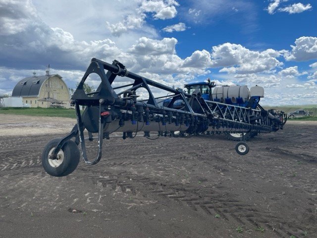 2013 New Holland SP240R Sprayer/High Clearance