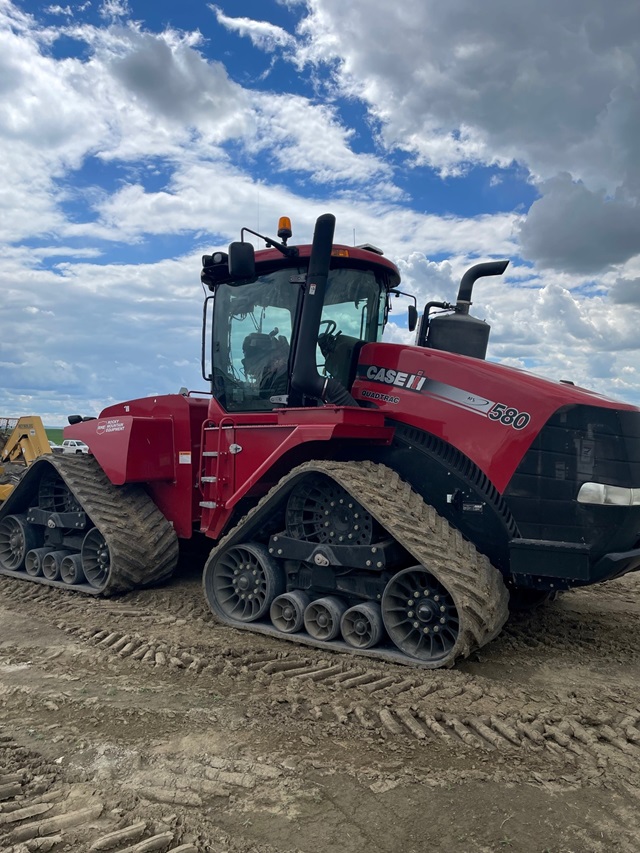 2015 Case 580Q Tractor Rubber Track