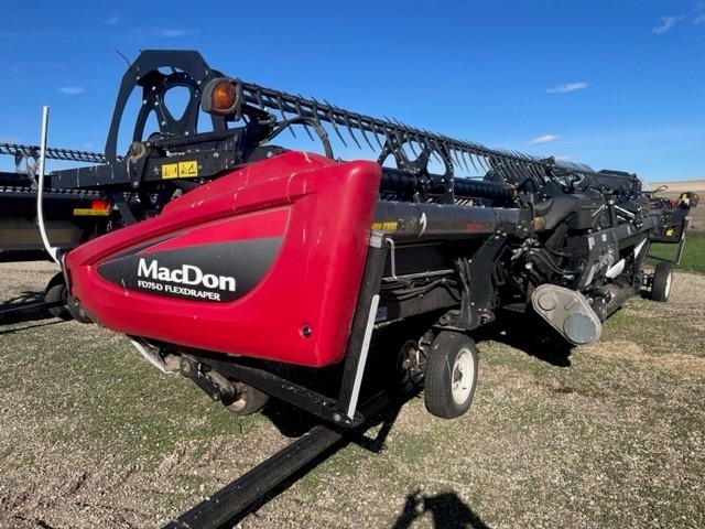 2017 MacDon FD75-35 Header Combine