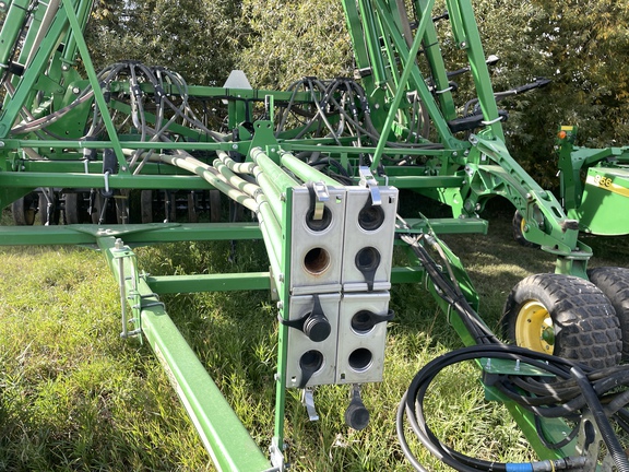 2014 John Deere 1830 Air Seeder