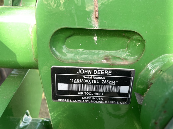 2014 John Deere 1830 Air Seeder