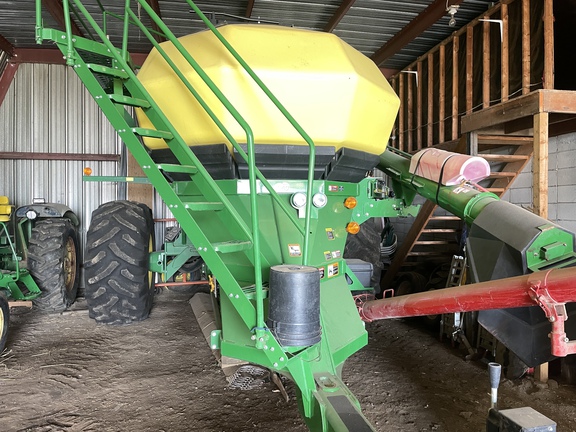 2014 John Deere 1830 Air Seeder