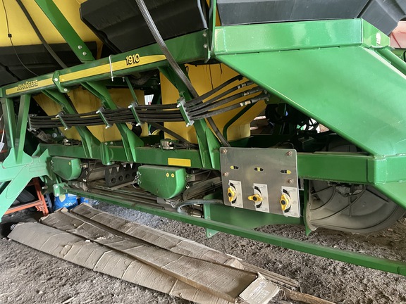 2014 John Deere 1830 Air Seeder